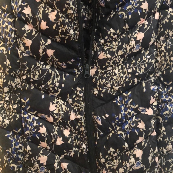 Joe Fresh Floral Puffy Vest - Picture 3 of 3